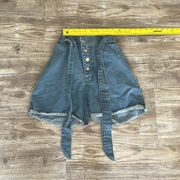 Forever 21 Women’s Small Denim Paper Bag High Wasted Button Fly Shorts Small - Picture 2 of 5